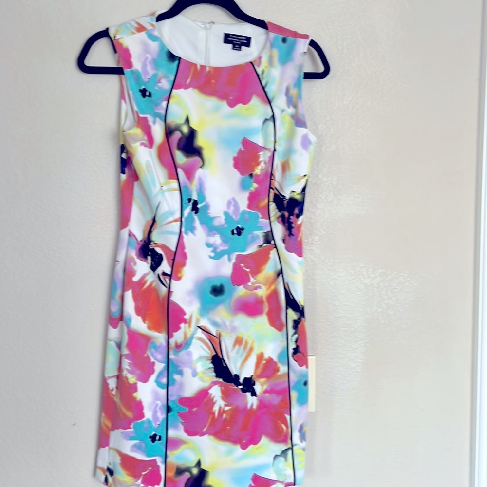 Comfortable and flattering dress by Tahari